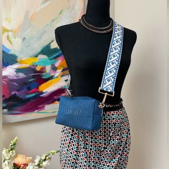Dior denim beauty pouch with  added denim adjustable guitar strap &  1 keychain - Picture 4 of 10